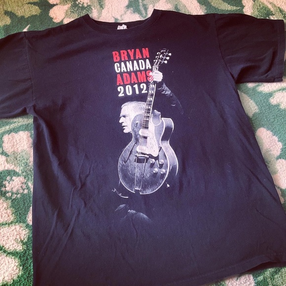✨2/$30✨Bryan Adams 2012 Canada Tour Graphic T - Picture 1 of 4